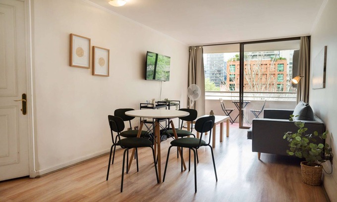 Providencia Apartment | Relax in style near Costanera Center