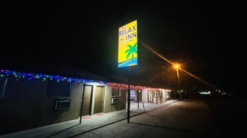 Sulphur Hotel | Relax Inn by OYO Sulphur Hwy 90