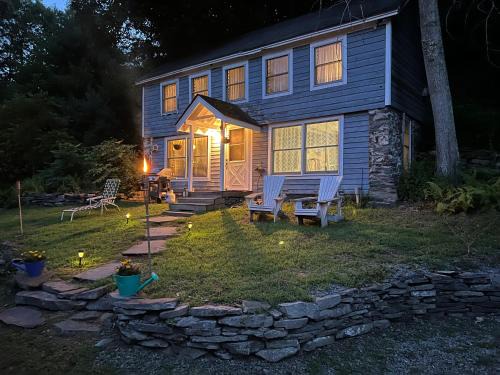 Pond Eddy Apartment | Relax Like It's 1800!
