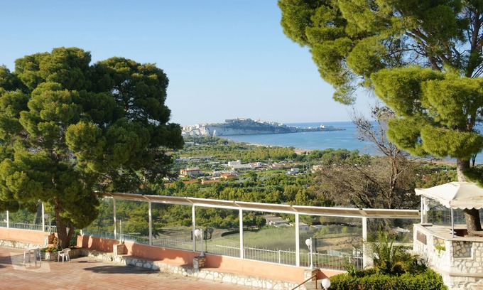 Vieste House | Relax, Natura , Mare in Appartamento Comfort con Veranda Privata e Vista Mare
