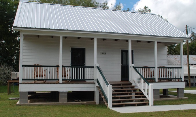 Pierre Part Cabin | Relax on the Bayou in our 'Little Cajun' Cabin