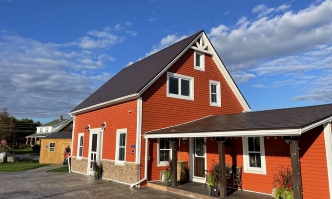 East River Point House | Relax on the South Shore, steps from 2 beaches, ocean views & hot tub.