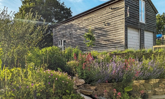 Eaton Mascott Cottage | Relax, switch off, and reconnect in this inviting Shropshire studio.