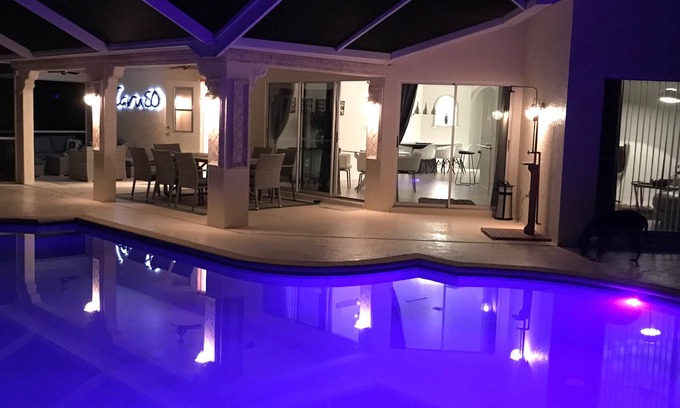 Bonita Springs Villa | Relax with privacy! Villa in Bonita Springs! Modern, huge pool!