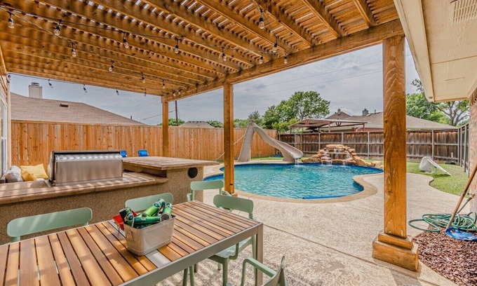 Allen House | Relax with the whole family at this peaceful place to stay.