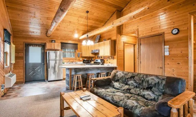 New Lisbon Cabin | Relaxin Cabins 2BR, 1BA #3