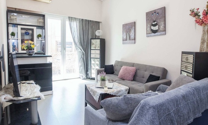 Kallithea Apartment | Relaxing 1 Bd Apt with Balcony in Kallithea