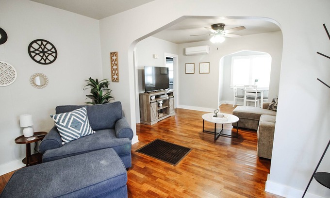 Wichita House | Relaxing 1BR Cottage! Perfect for a Weekend Escape