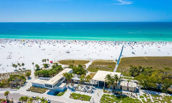 Bay Acres House | Relaxing 2BR Florida Home Close to Beach