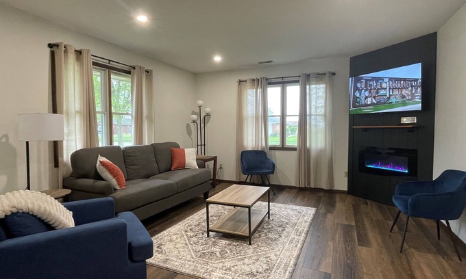 Archbold House | Relaxing Apartment - Near Parks & Downtown Life