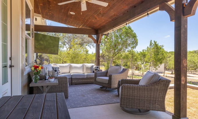 Austin House | Relaxing Austin Stay | Charming House on 5 Quiet Acres