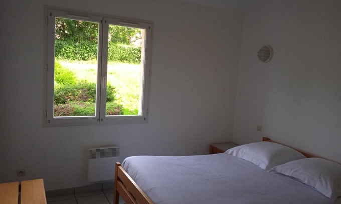 Prailles RV Rental | Relaxing Country Estate: Tennis, Pool, and Nature. Near Marais Poitevin