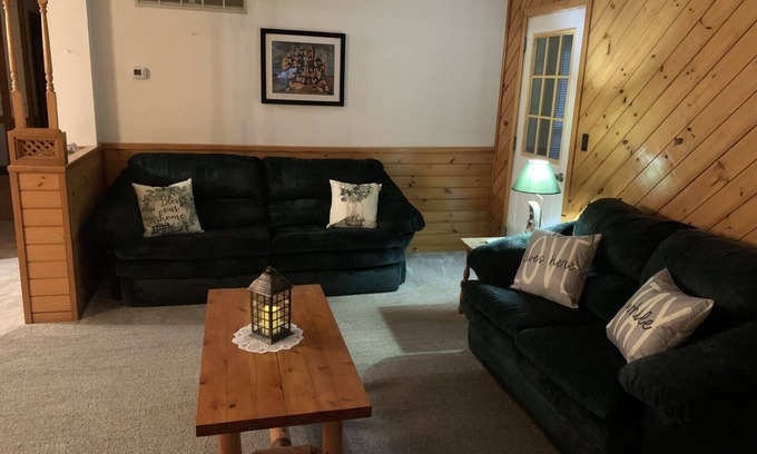 Amherst Junction House | Relaxing Country Getaway