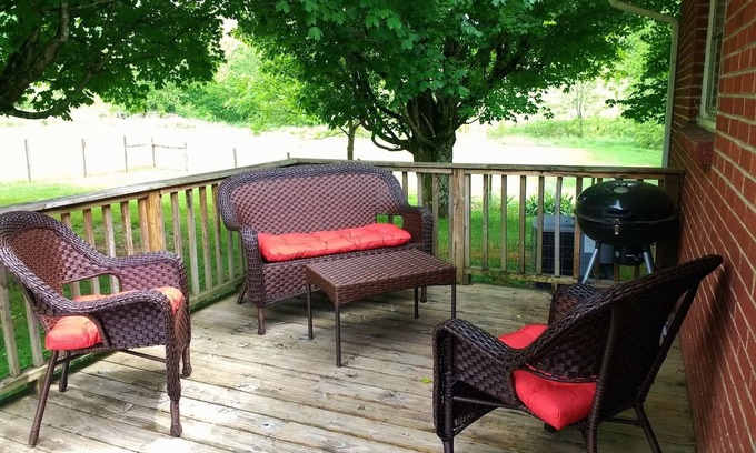 Abingdon House | Relaxing, Cozy, Convenient, 2 mi. from the Creeper Trail/South Holston Lake,