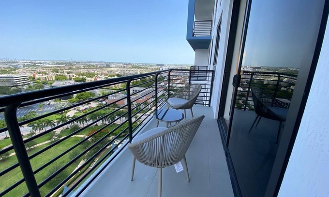 Doral Condo | Relaxing Doral Retreat: 2BR Charm