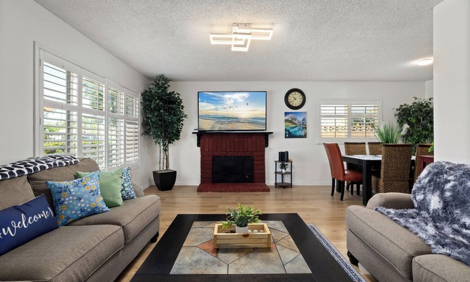 Winnetka House | Relaxing Getaway w/Game Room, Pickleball & More