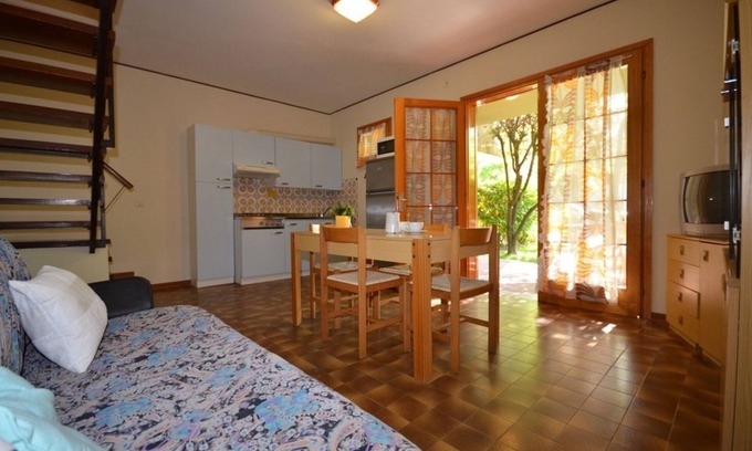 Bibione Lido del Sole Apartment | Relaxing Holiday Home with Garden Near the Beach