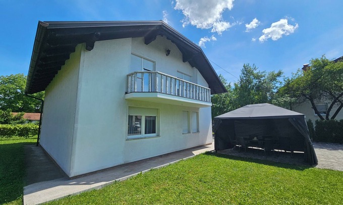 Mali Radic Villa | Relaxing Holiday Villa in Bihać – Private, Clean & Fully Equipped