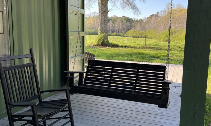 Sebastopol Cottage | Relaxing rural retreat near Philadelphia, MS Congress of Country Music!