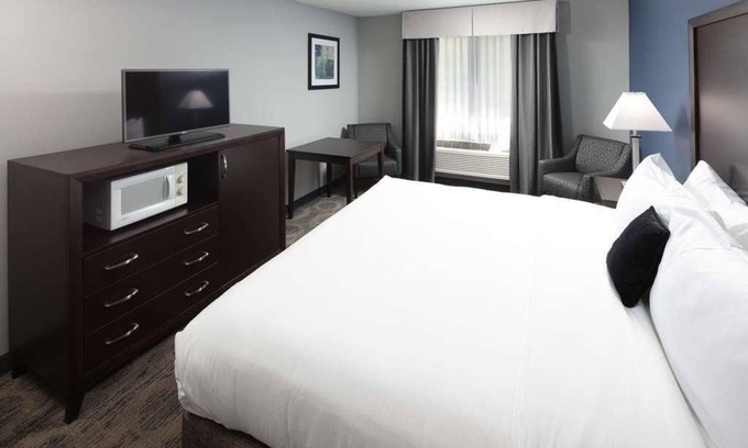 Sequim Hotel | Relaxing Stay at Red Lion Inn & Suites Sequim, Minutes from Sequim State Park!