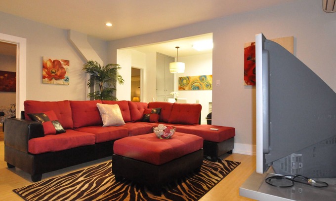 Monrovia House | Remodeled 1905 Vintage Home, Walking To Old Town W/fri. Farmer's Mkt