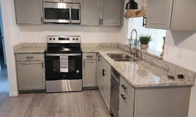 Bayonet Point Apartment | Remodeled 2/1 everything new close to Hospitals