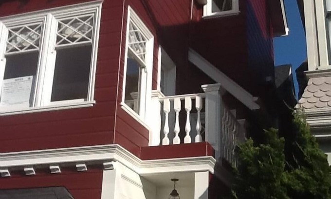 Pacific Heights Apartment | Remodeled 2-BR Pacific Heights,SF Gem with Deck in Historic 1883 Building