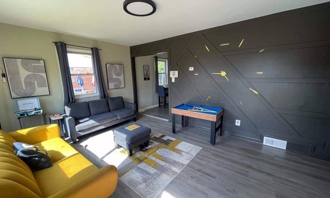 Capitol Heights House | Remodeled historical cottage w/wifi and fire pit, super close to DC Entire Home
