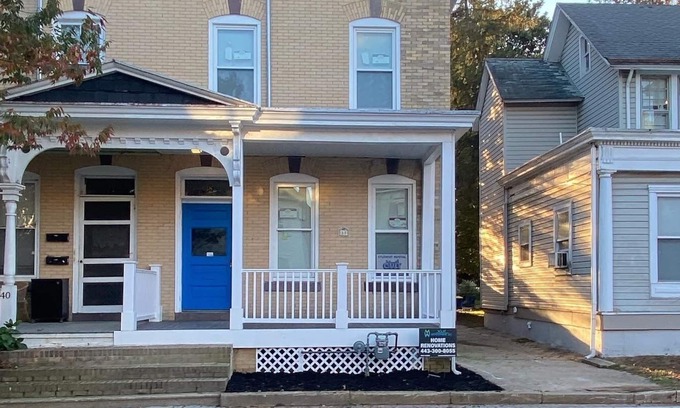 Dover House | Remodeled historical townhouse in downtown