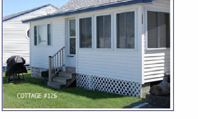 Wells Cottage | Remodeled Unit near pool and Jacuzzi at Watercrest Cottages, Wells Maine