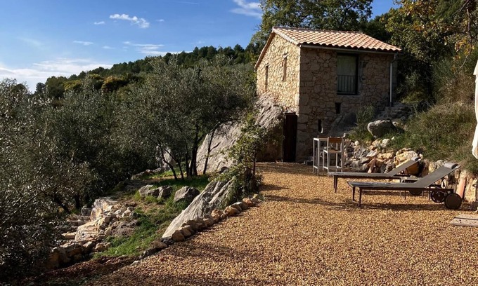 Buis-les-Baronnies Cabin | Remote cottage with valley views