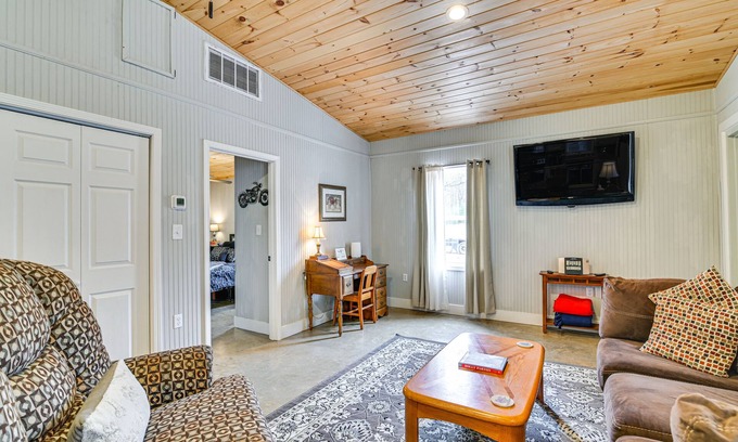 New Albany House | Remote Work-Friendly New Albany Home 5 Mi to Dtwn!