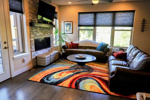 Rendezvous House | Rendezvous - 99 Stagecoach