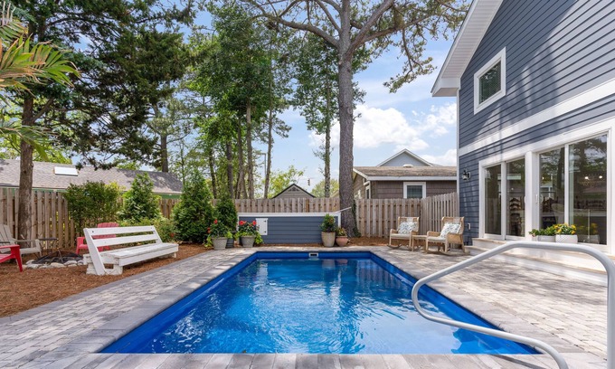 Rehoboth by the Sea House | Reno’d in 2020, 5BR, heated pool, firepit, fenced backyard, character & charm!