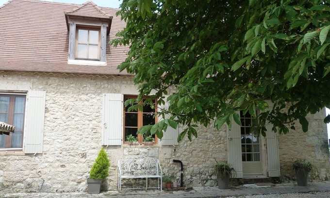 Sainte-Sabine-Born Other | Renovated stone farmhouse in beautiful location.