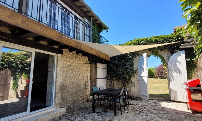 Saint-Martial-Viveyrol Cottage | Renovated Cottage with two bedrooms and shared swimming pool