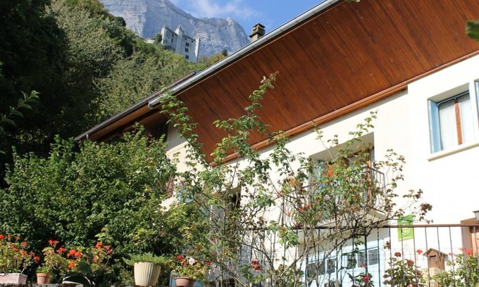 Saint-Pierre-d'Albigny House | Renovated country farm located between Chambéry and Albertville, towns of Art and History. Situation id