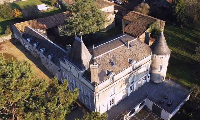 Exireuil Other | Renovated 17th-century château, a unique experience in the Niort countryside