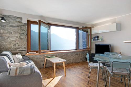 Moltrasio Apartment | Renovated Barn of the year 1500