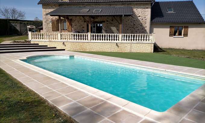 Saint-Mesmin House | RENOVATED BARN WITH PRIVATE INDOOR POOL