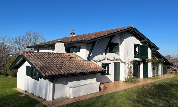 Hasparren House | Renovated Basque farmhouse with swimming pool in an idyllic setting