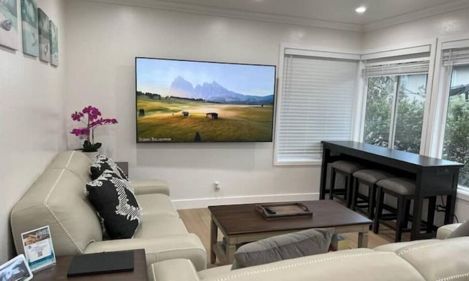 Edgemar - Pacific Manor House | Renovated Beach Lover’s 2B1B 15min to SF/SFO Free Parking Steps to Beach