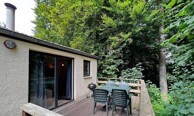 Virton House | Renovated bungalow near the lake of Vallée de Rabais in Virton