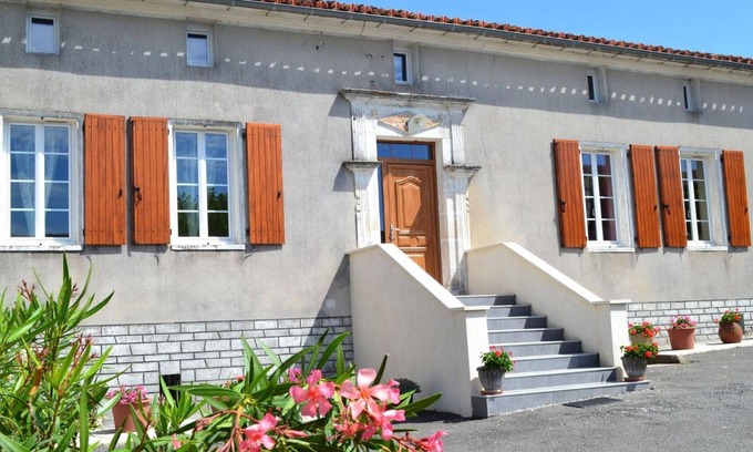 Champagne-Vigny Cottage | Renovated Charentaise with garden, 20 min from Angoulême