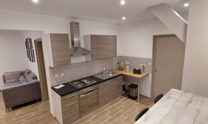 Rémy House | Renovated, comfortable accommodation in the heart of a pretty village