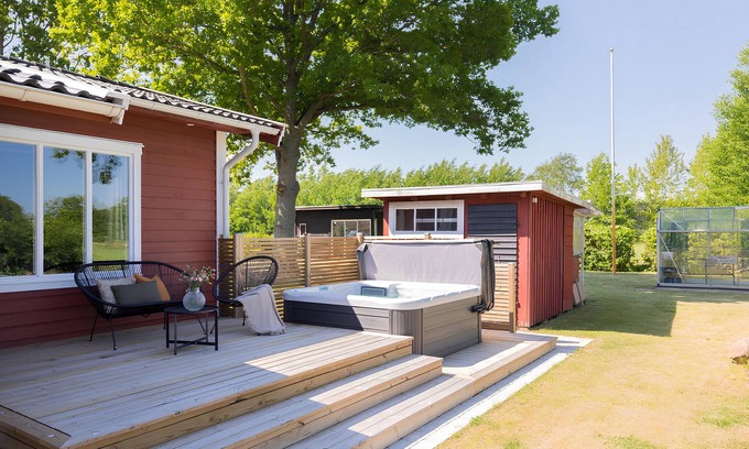 Kalmar Municipality House | Renovated cottage with SPA located 200 m from the sea | SE05039