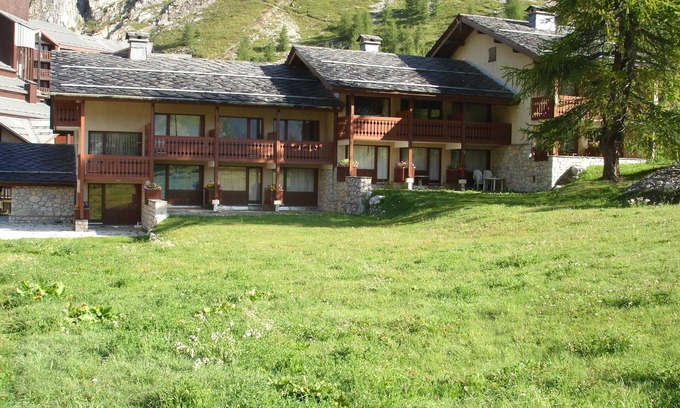 Val-d'Isere Apartment | Renovated duplex in quiet residence. At the foot of the slopes. Exceptional view.