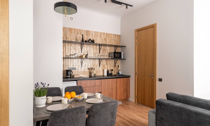 Avoti Apartment | Renovated family 1BR + Sofa Top Eats Next Door