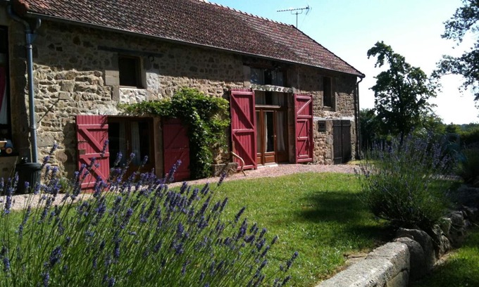 Beaune-d'Allier Cottage | Renovated Farmhouse with Modern Amenities, Sleeps 6, Pet-Friendly, Near Commentry