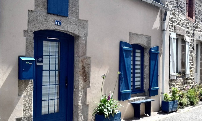 Saint-Vaast-la-Hougue House | Renovated fisherman's house 100 meters from the port (* Furnished tourist accommodation)